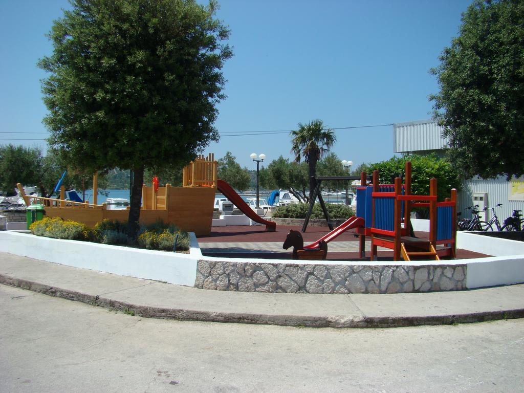 Apartments Pinus Пировац Экстерьер фото